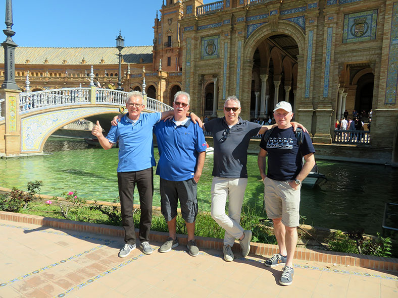 Sjaak, Piet, Han en Hans Erik Mom in Sevilla